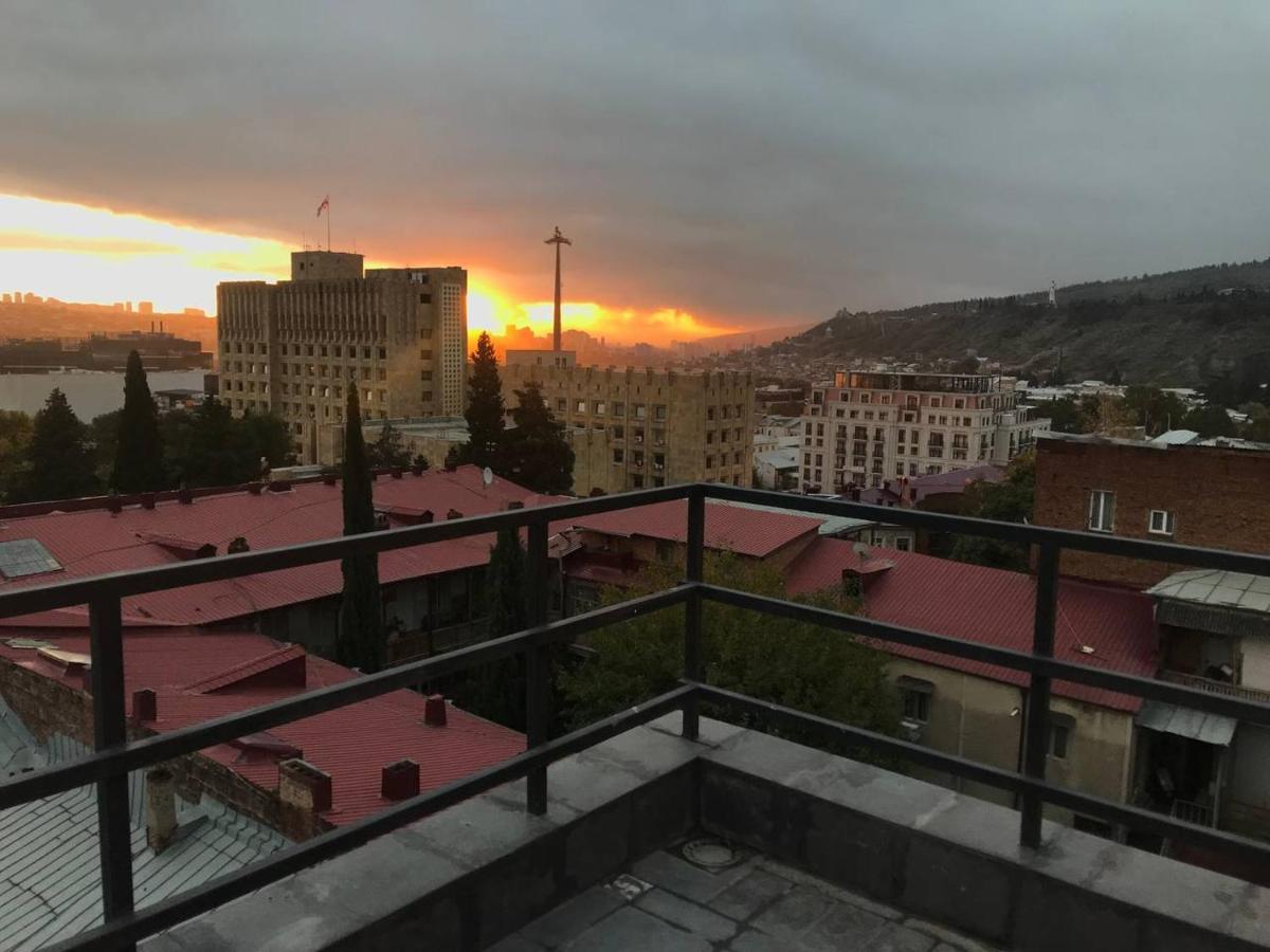 Diwan Hostel Tbilisi Exterior photo