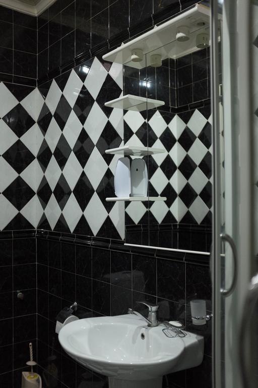 Diwan Hostel Tbilisi Exterior photo