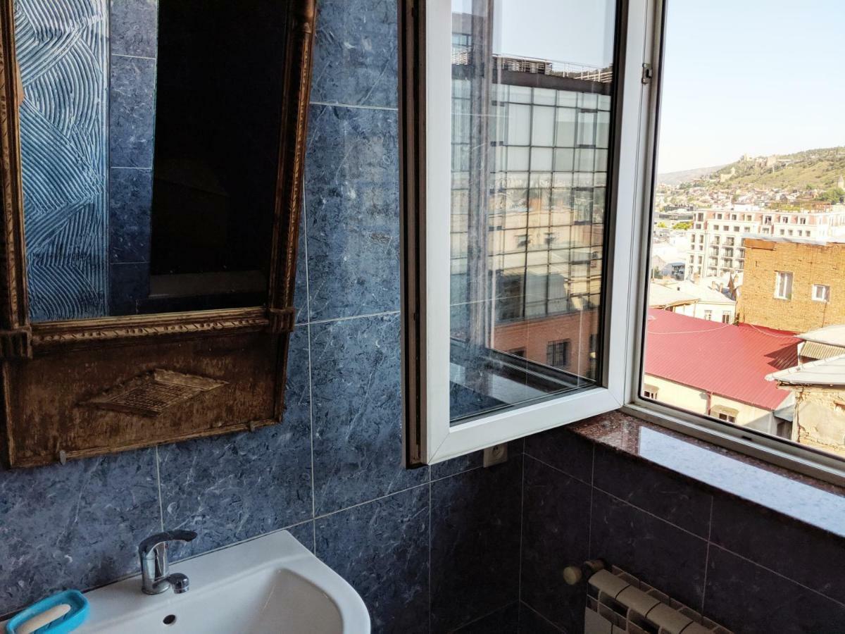 Diwan Hostel Tbilisi Exterior photo