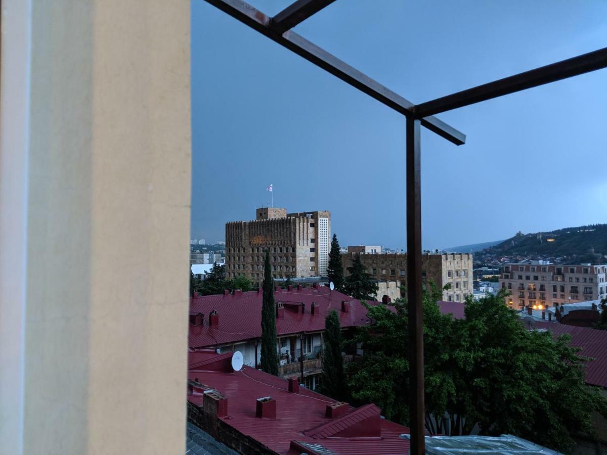 Diwan Hostel Tbilisi Exterior photo